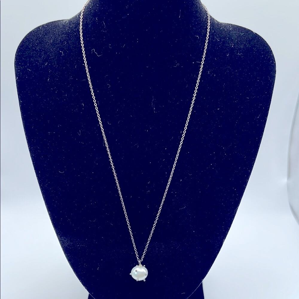 Beautiful Fashion Pearl with Unique Design and Silver Necklace